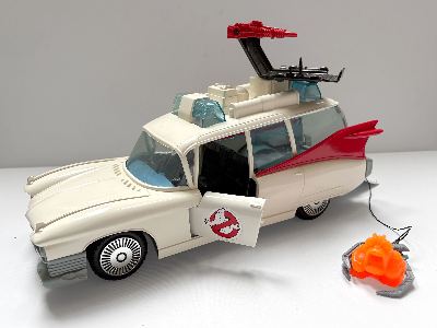 Kenner The Real Ghostbusters Ecto-1 with Ghost Zapper Vintage